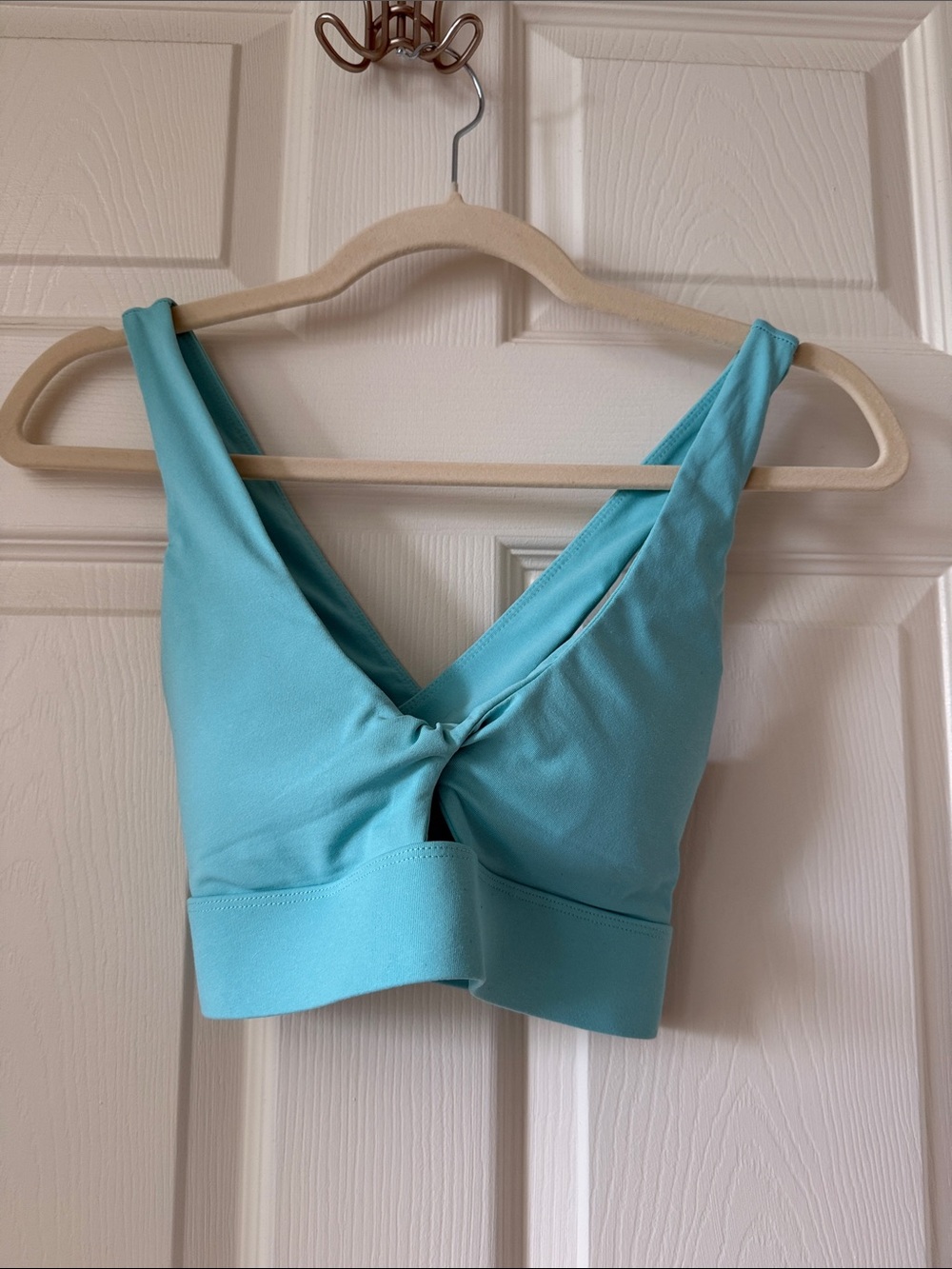 Fabletics Aqua Twist-Front Crossback Sports Bra